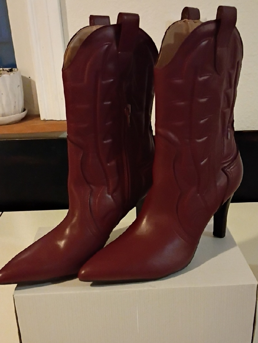 Pointed-Toe Burgundy Western-Style Heeled Ankle Boots